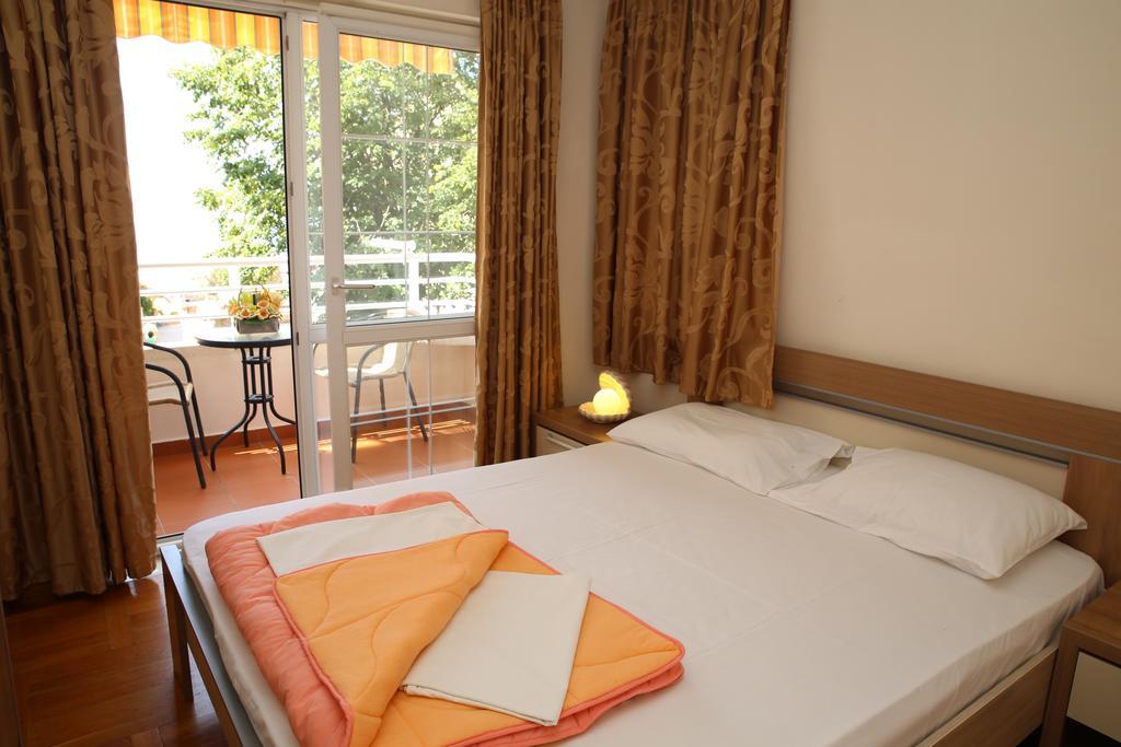 Obala 3* Budva