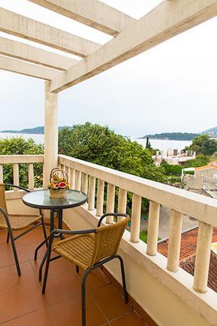 Obala 3* Budva